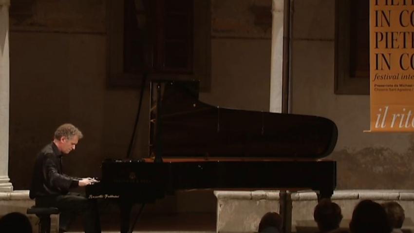 Andrea Lucchesini, piano